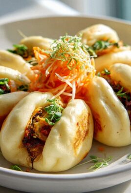 Herzhafte Bao-Buns mit eingelegtem Gemüse